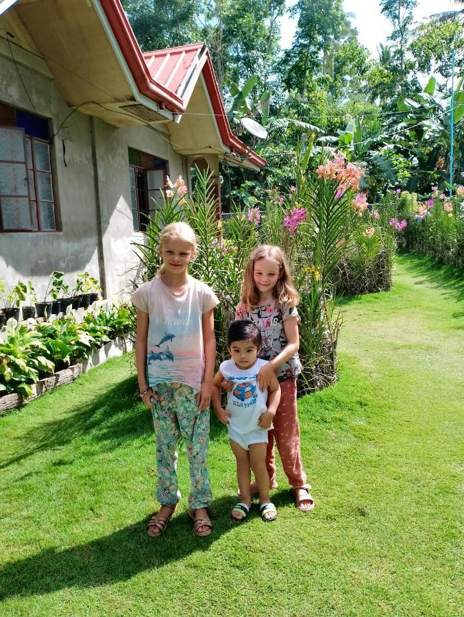 Lhoyjean Garden Hostel Batuan Екстер'єр фото