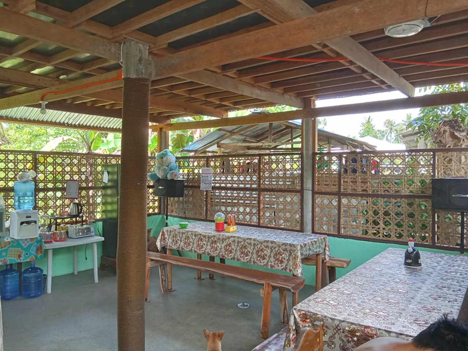 Lhoyjean Garden Hostel Batuan Екстер'єр фото